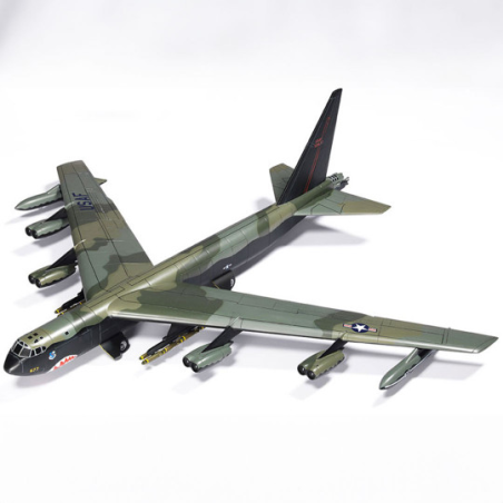 B-52D Stratofortress 1:144 plastic airplane model Model kit 